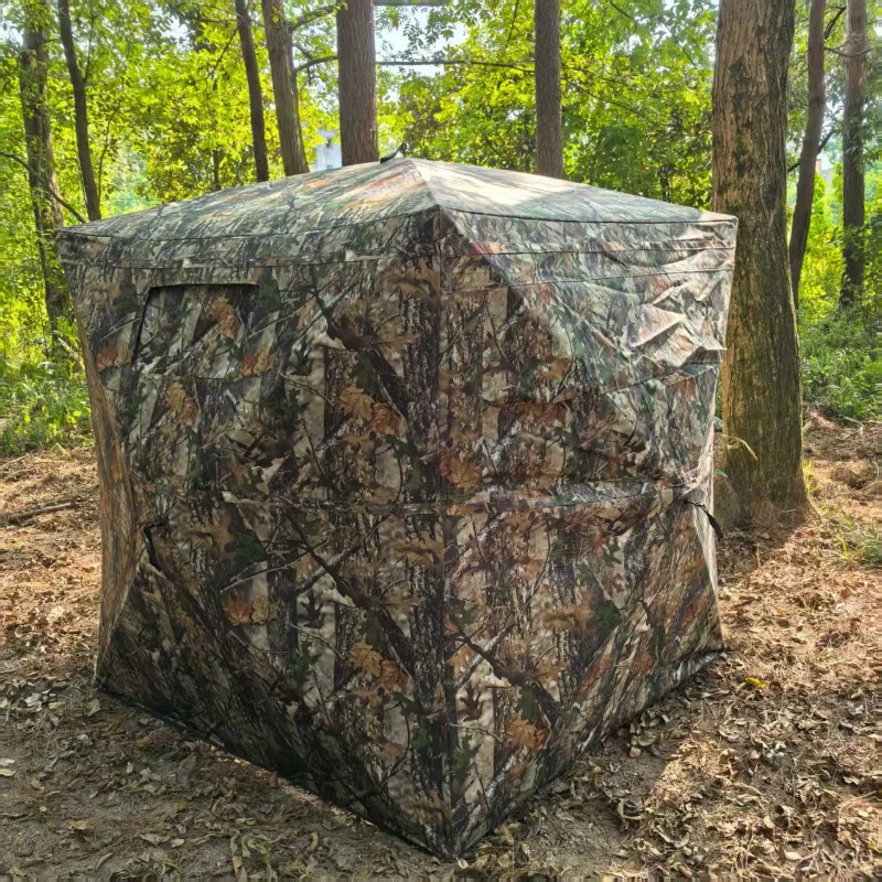 Namiot myśliwski na zewnątrz,  – Hunting And Camping In Forest recenzja i cena